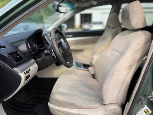 Used 2013 Subaru Outback 2.5i Premium image 2