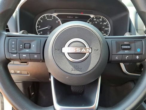 Used 2024 Nissan Rogue SV AWD/4WD image 12