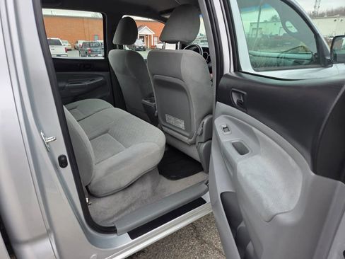 Used 2009 Toyota Tacoma PreRunner image 17