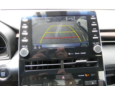 Used 2019 Toyota Avalon XLE w/ Moonroof Package FWD image 19