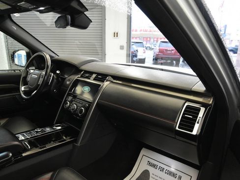 Used 2018 Land Rover Discovery HSE image 15