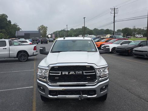 Used 2024 RAM 3500 Tradesman w/ Chrome Appearance Group AWD/4WD image 3