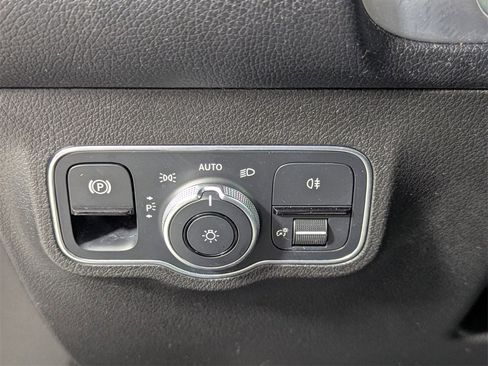 Used 2021 Mercedes-Benz GLB 35 AMG 4MATIC image 13