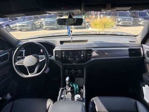 Used 2022 Volkswagen Atlas Cross Sport SE w/ Panoramic Sunroof Package image 12