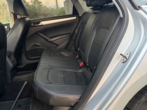 Used 2012 Volkswagen Passat TDI SE image 13