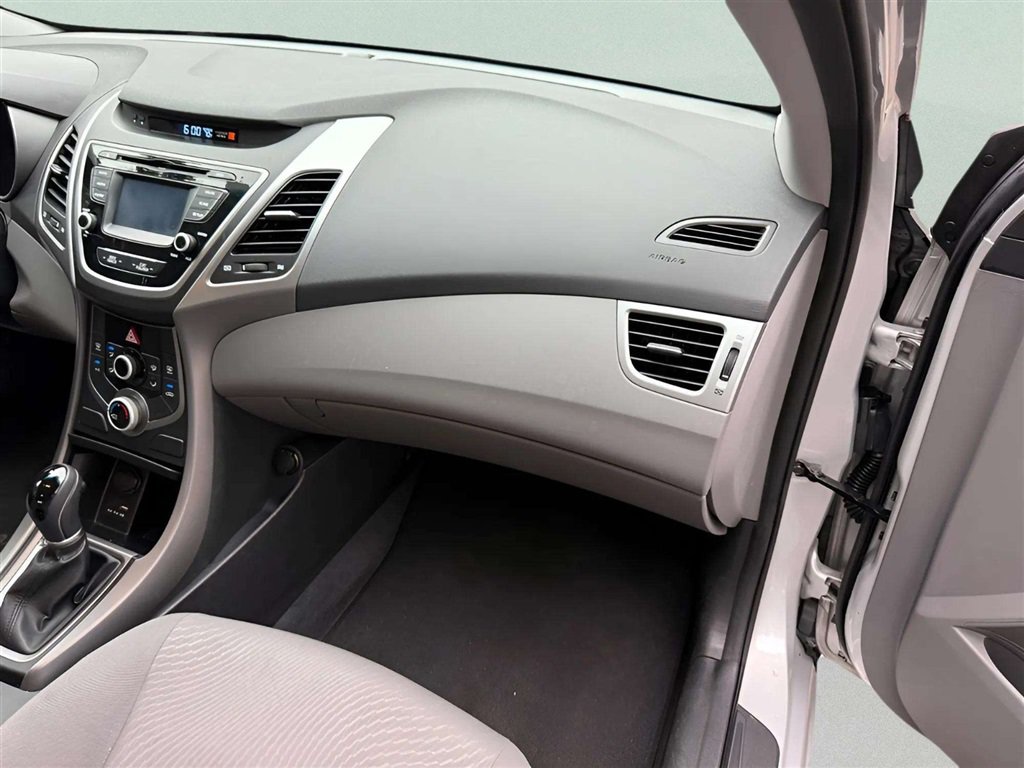 Used 2016 Hyundai Elantra SE w/ Option Group 02 FWD image 21