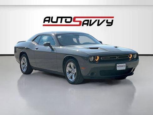 Used 2023 Dodge Challenger SXT RWD image 1