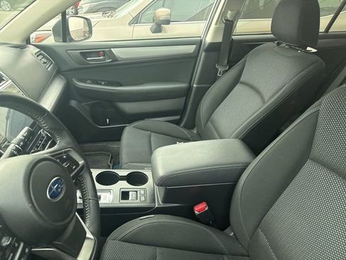 Used 2018 Subaru Outback 2.5i Premium image 6