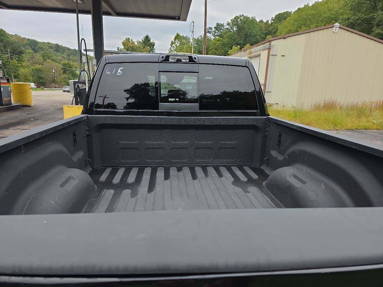 Used 2023 RAM 2500 Laramie AWD/4WD image 9