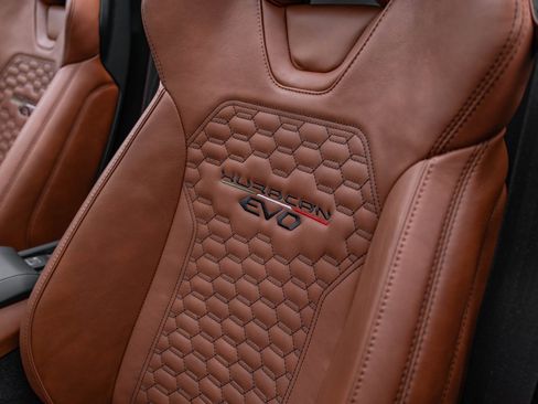 Used 2024 Lamborghini Huracan EVO image 24