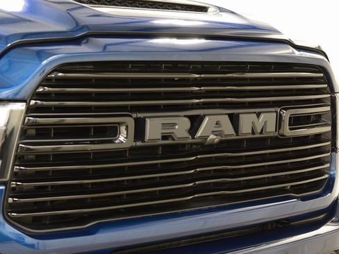 Used 2024 RAM 2500 Laramie w/ Night Edition image 9