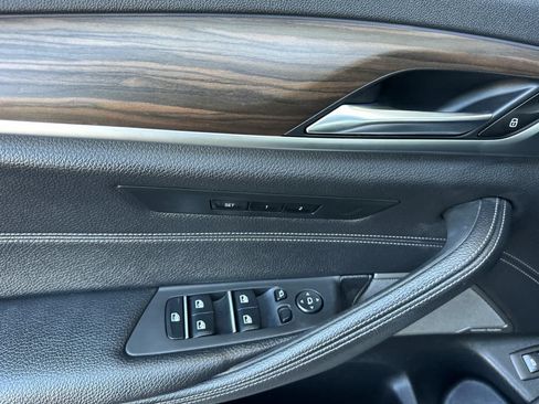 Used 2018 BMW 530e RWD image 10