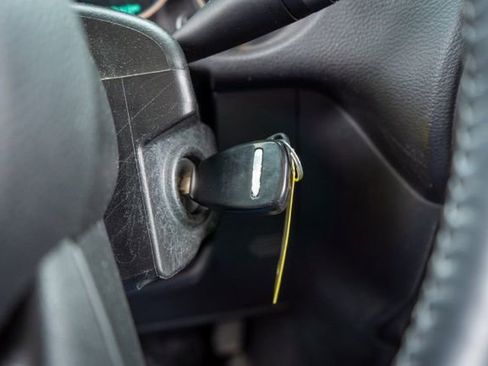 Used 2017 Jeep Wrangler Unlimited Sahara w/ Connectivity Group image 18