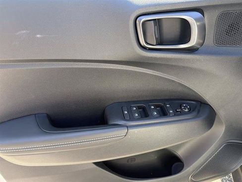 New 2026 Hyundai Venue SEL FWD image 13