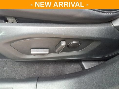 Used 2021 Ford Explorer XLT w/ Equipment Group 202A AWD/4WD image 19