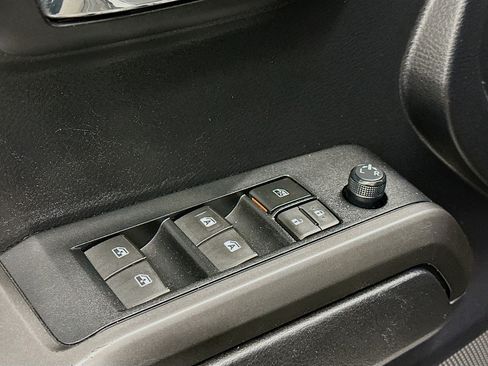 Used 2019 Toyota Tacoma TRD Sport image 15