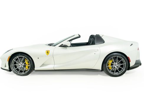 Used 2021 Ferrari 812 GTS RWD image 15
