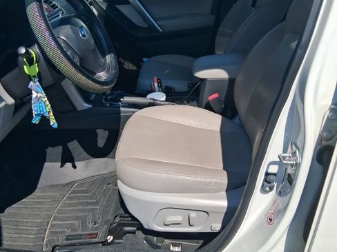 Used 2016 Subaru Forester 2.5i Touring w/ Popular Package #1 AWD/4WD image 10