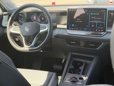 Certified 2026 Volkswagen Tiguan SE FWD image 12