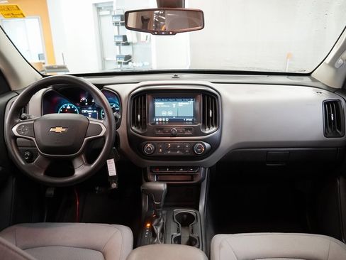 Used 2019 Chevrolet Colorado W/T w/ Custom Special Edition image 18