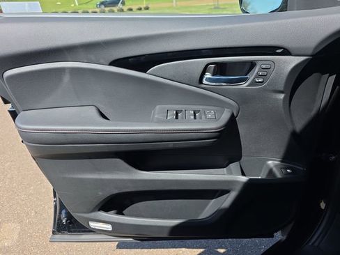 New 2026 Honda Ridgeline Black Edition image 8