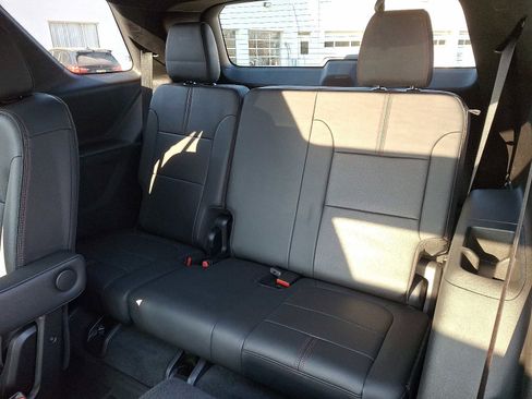 Used 2023 Chevrolet Traverse RS image 11