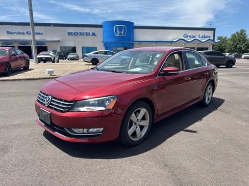 Used 2015 Volkswagen Passat 1.8T S FWD image 1