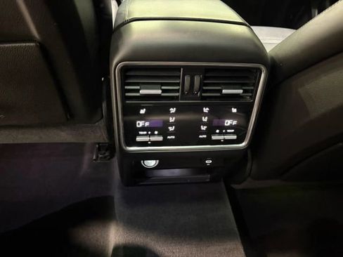Used 2021 Porsche Cayenne S image 34