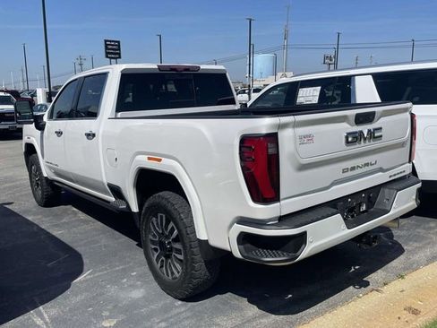 Used 2024 GMC Sierra 2500 Denali Ultimate image 3
