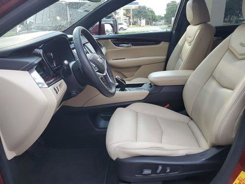 Used 2018 Cadillac XT5 Luxury w/ Driver Awareness Package image 41