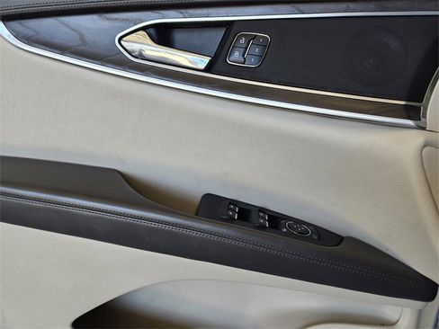 Used 2017 Lincoln MKX Select w/ Select Plus Package image 23