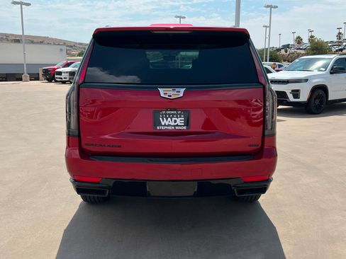 Used 2022 Cadillac Escalade Sport Platinum AWD/4WD image 5