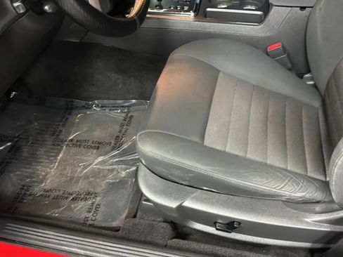Used 2010 Dodge Challenger SE RWD image 10