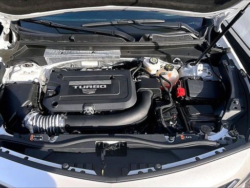 Certified 2023 Cadillac XT4 Luxury w/ Cold Weather Package image 29