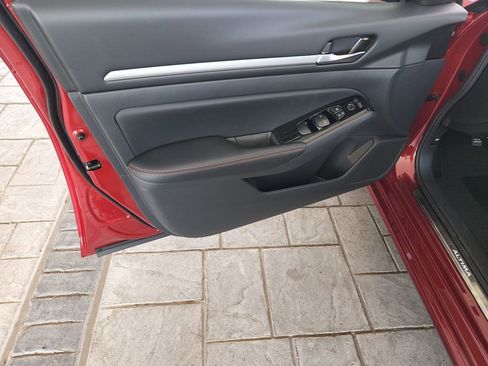 New 2025 Nissan Altima 2.5 SR image 22