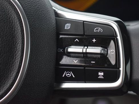 Used 2025 Kia Sorento S image 24