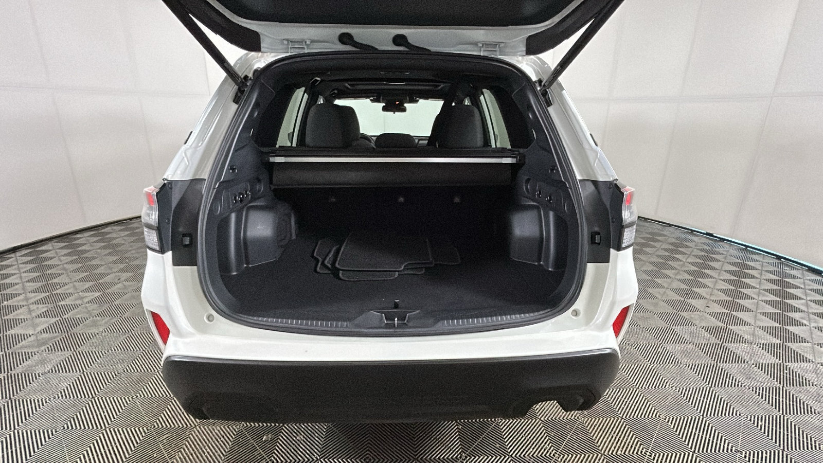 Used 2025 Subaru Forester Premium AWD/4WD image 33
