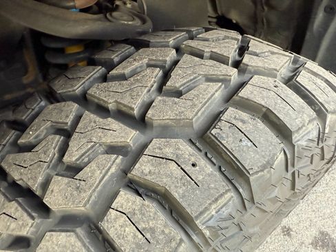 Used 2018 Toyota Tacoma TRD Off-Road image 19