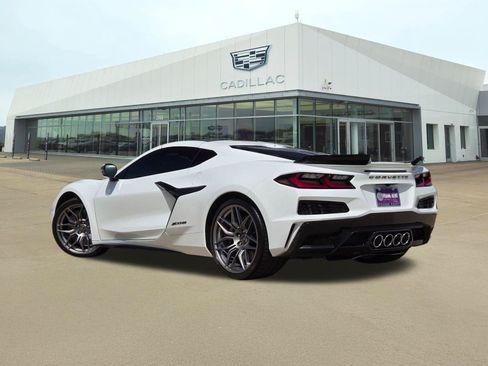 Used 2025 Chevrolet Corvette Z06 RWD image 5