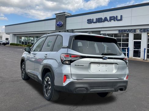 Used 2025 Subaru Forester Premium image 5