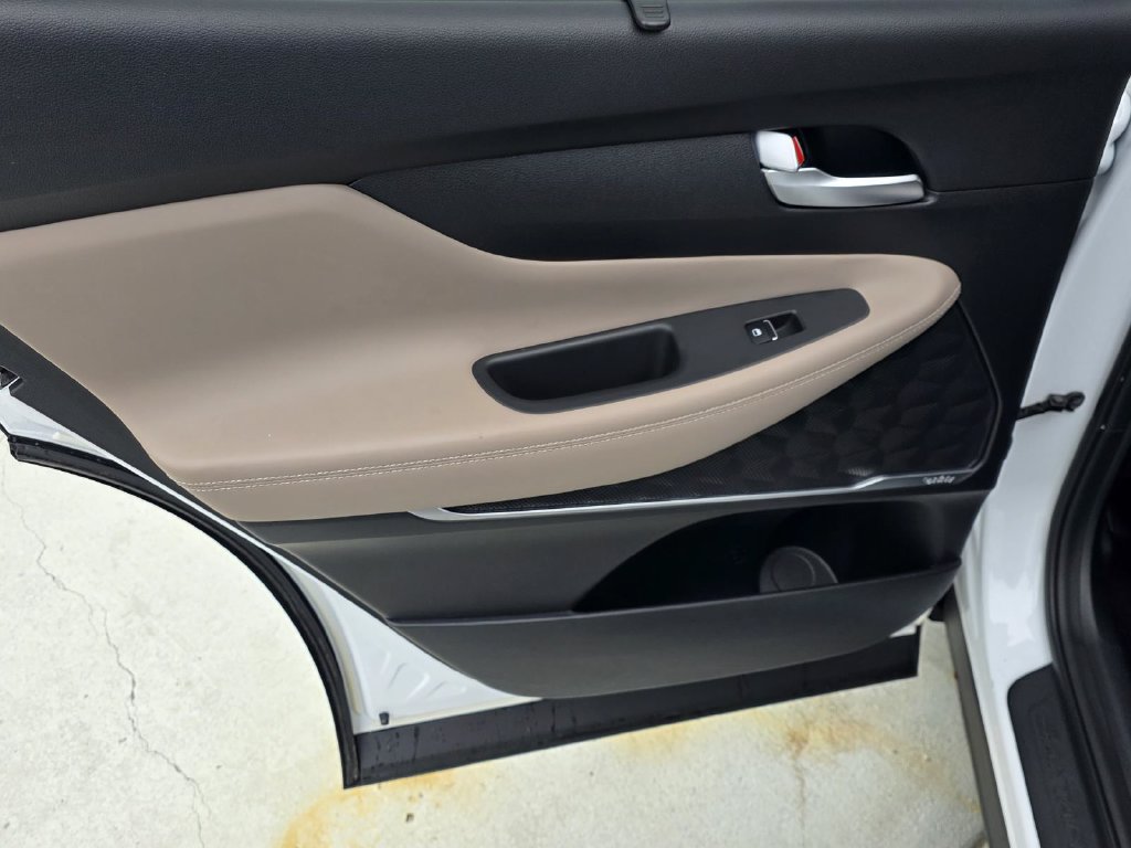 Used 2020 Hyundai Santa Fe SEL w/ Convenience + Premium Package FWD image 30