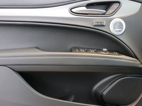 New 2025 Alfa Romeo Stelvio Sprint image 12