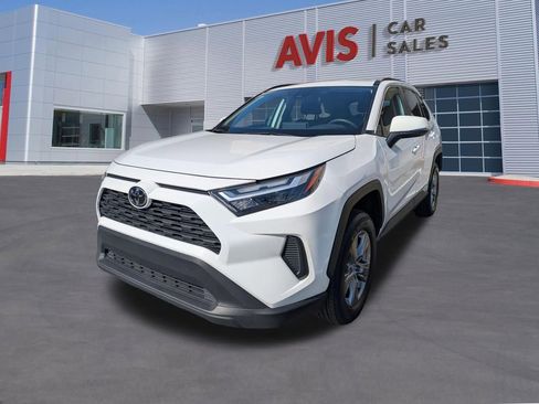 Used 2025 Toyota RAV4 XLE image 1