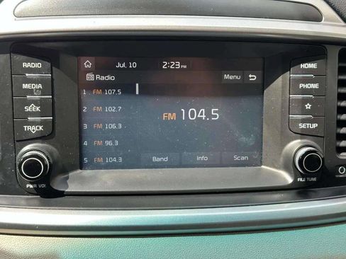 Used 2020 Kia Sorento LX image 31