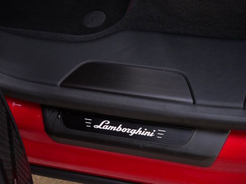 Used 2023 Lamborghini Urus S image 19