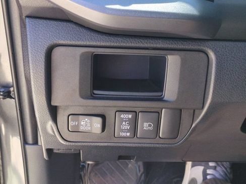 Used 2019 Toyota Tacoma TRD Sport w/ Technology Package AWD/4WD image 25