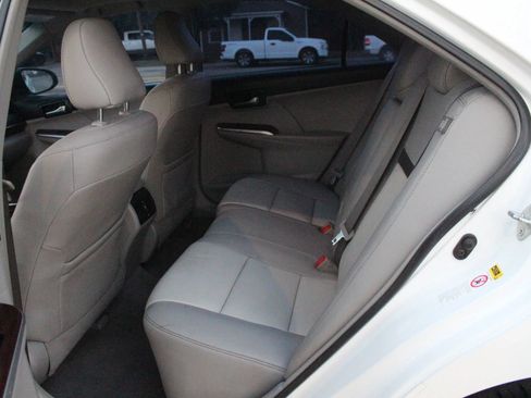 Used 2012 Toyota Camry XLE FWD image 16