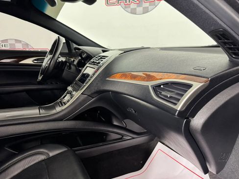 Used 2019 Lincoln MKZ Reserve FWD image 12