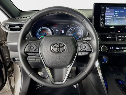 Used 2022 Toyota Venza XLE AWD/4WD image 13