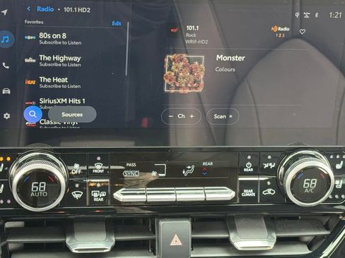 Used 2025 Toyota Highlander Limited AWD/4WD image 21